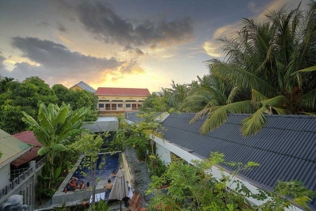 Fancy Boutique Villa Hotel Siem Reap Exterior photo
