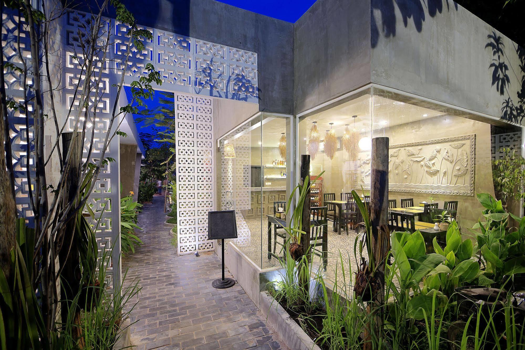 Fancy Boutique Villa Hotel Siem Reap Exterior photo