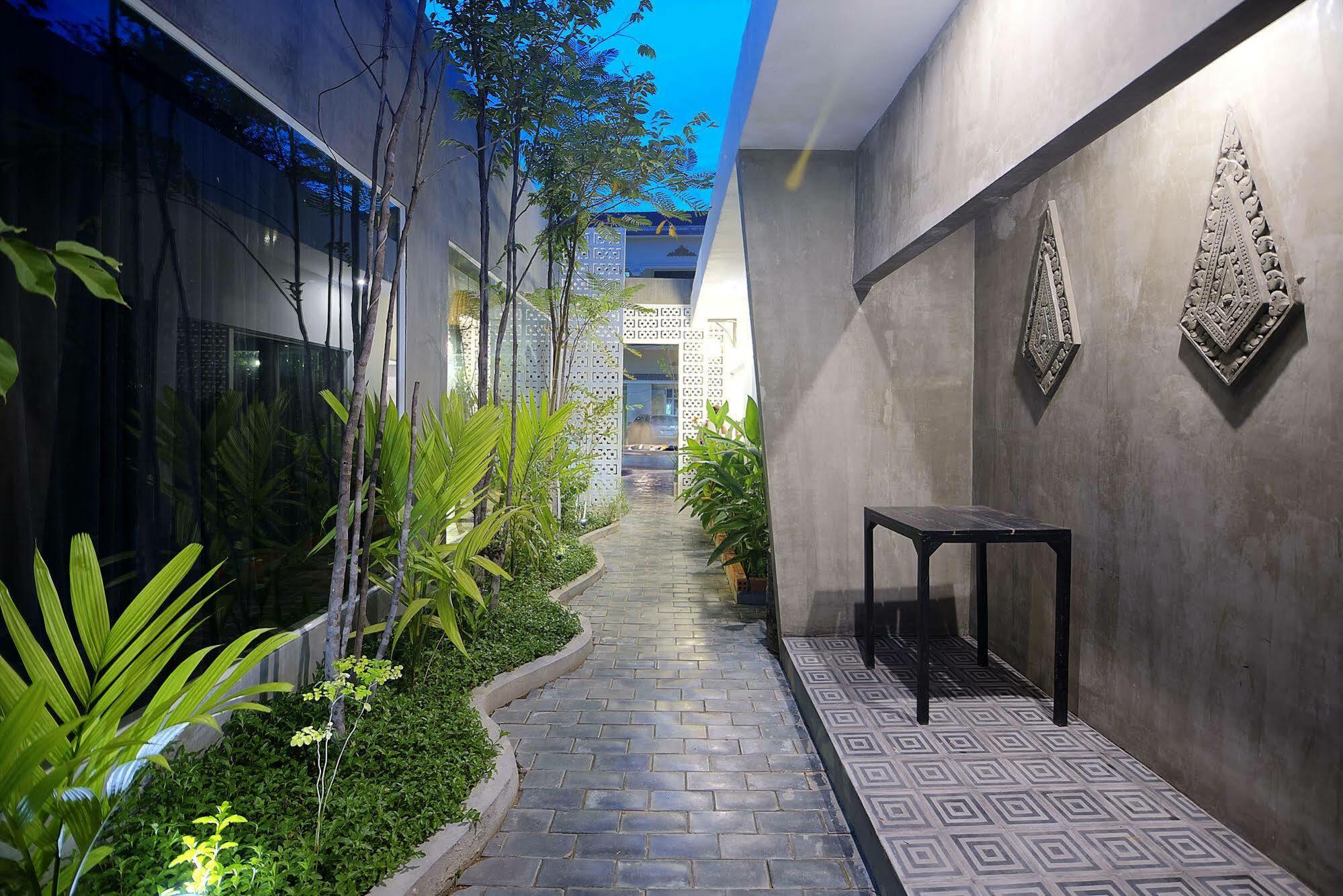 Fancy Boutique Villa Hotel Siem Reap Exterior photo